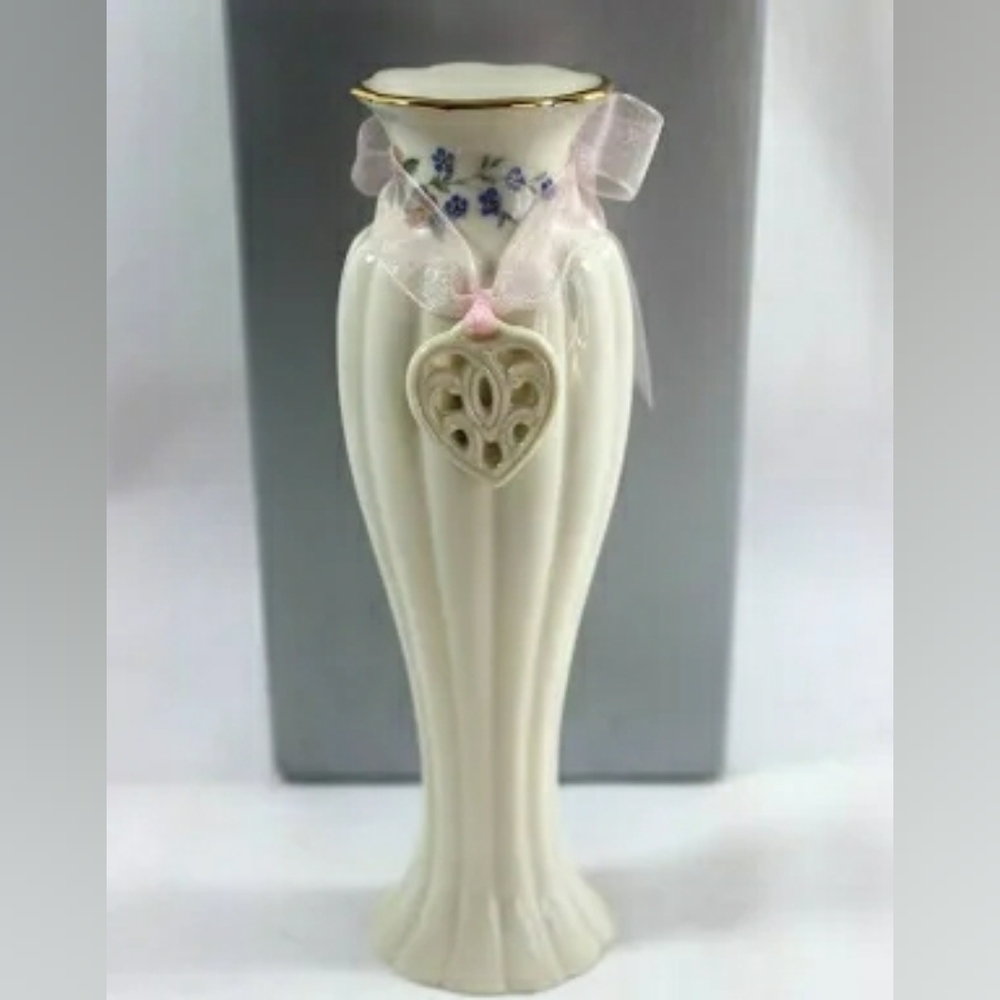 Lenox Cream and Gold Accent Vase